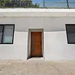 Private Cozy Guest House, King Bed, Parking, Pet Friendly Near Penmar Golf Course!